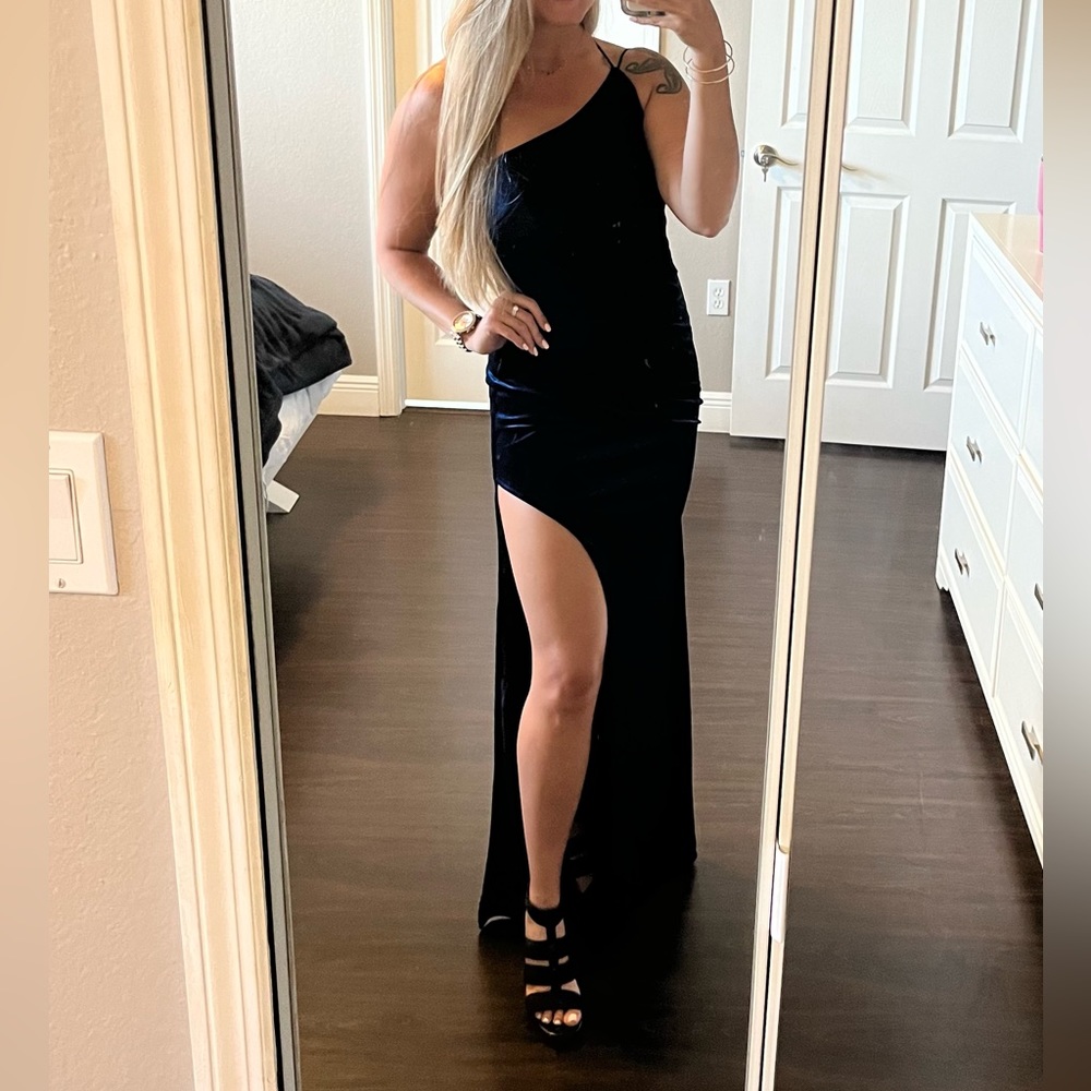 Elegant Appeal Navy Blue Velvet One-Shoulder Lace-Up Maxi Dress